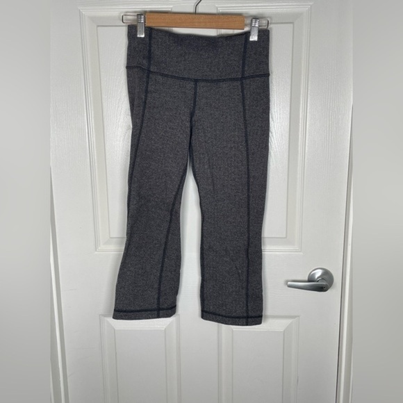 Lululemon Herringbone Crop Knit Leggings Size 6 - Picture 5 of 7